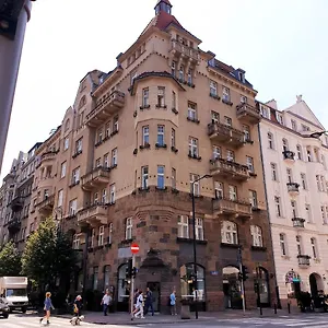 Gasthuis Centrum Lwowska, Warschau
